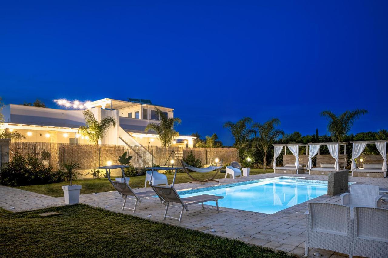 Resort Almaredamarra Con Piscina E Idromassaggio Sul Mare Torre San Giovanni Ugento Exterior photo