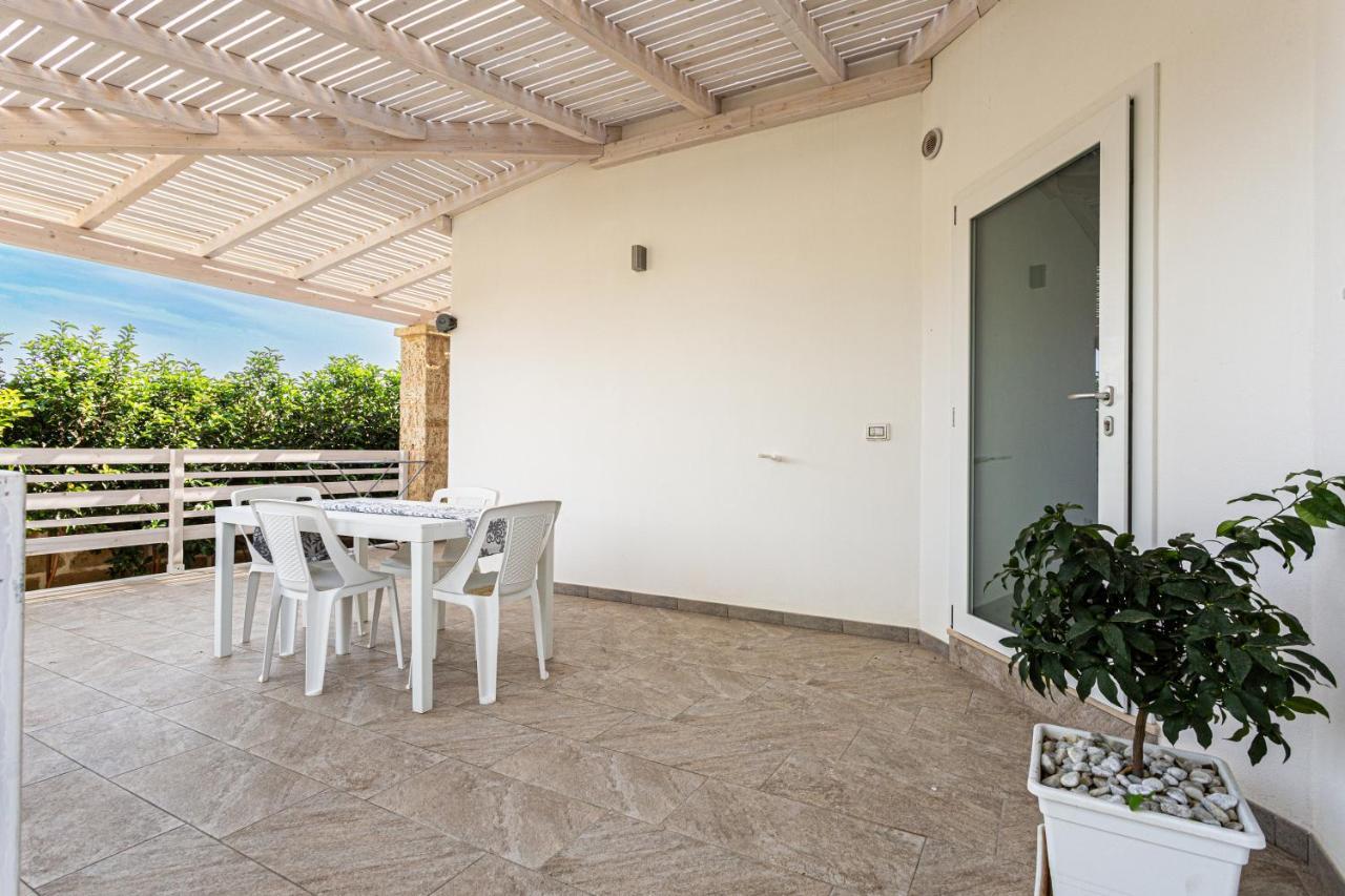 Resort Almaredamarra Con Piscina E Idromassaggio Sul Mare Torre San Giovanni Ugento Exterior photo